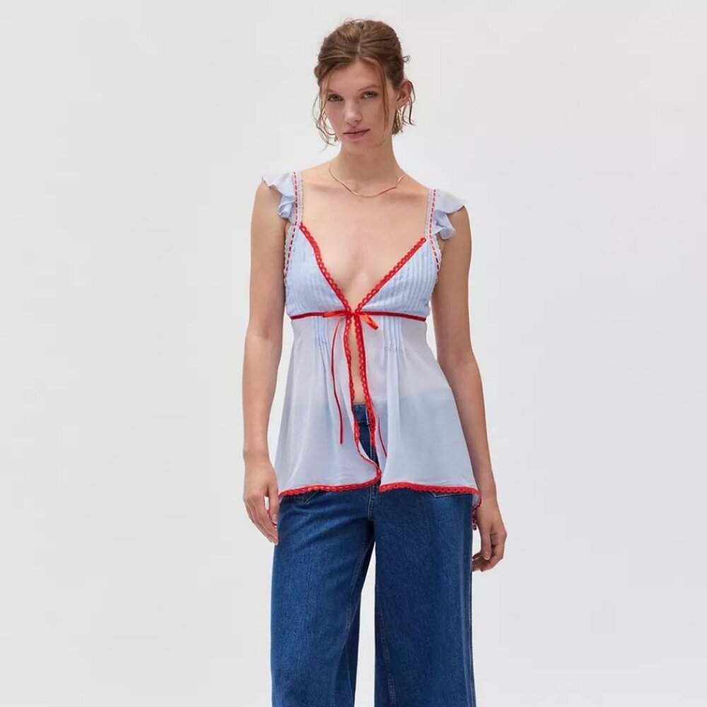 NWT Urban Outfitters Kimchi Blue Too Cute Flyaway Babydoll Top